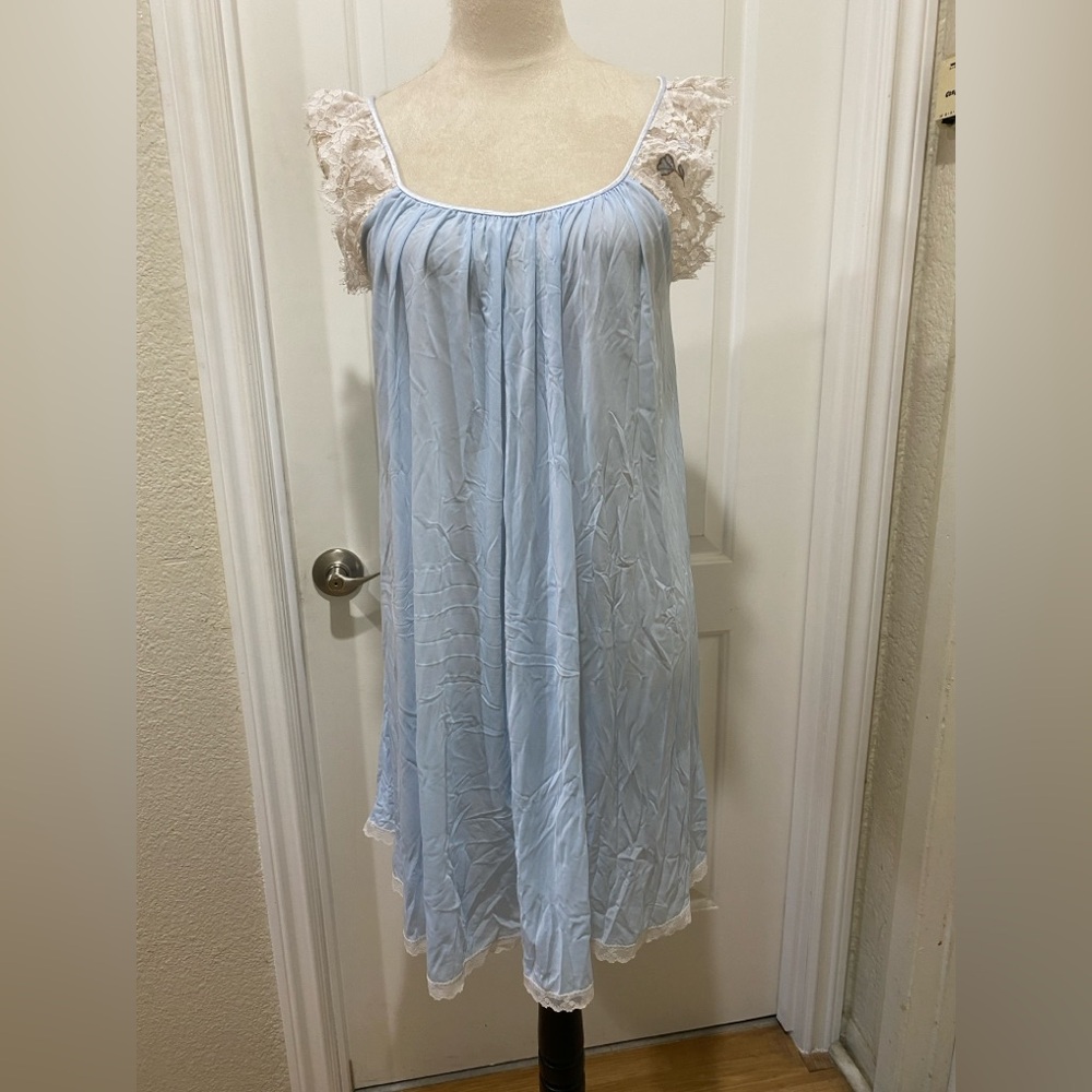 Vintage Lucie Ann Baby Doll Nightgown White Eyelash Lace medium